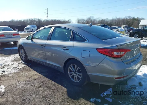 2015 Hyundai Sonata Se z USA, uszkodzony, nr VIN 5NPE24AF8FH208665